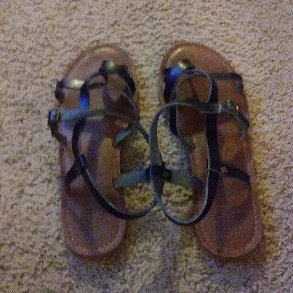 Strappy sandels
